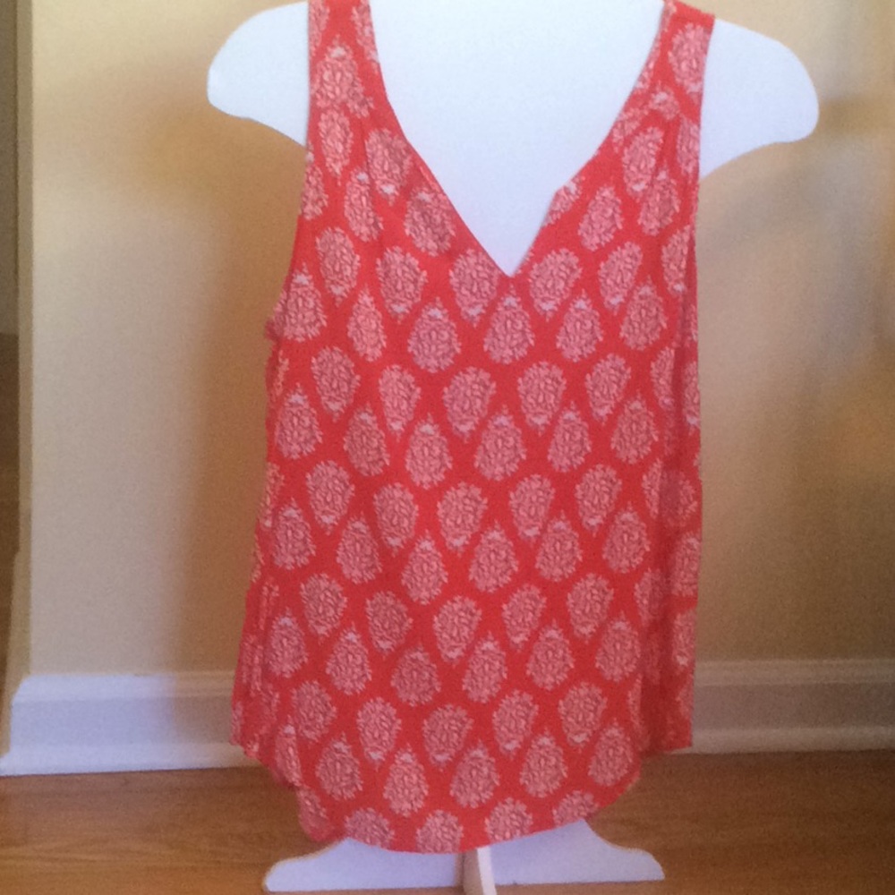 Coral old navy tank with design on shirt
